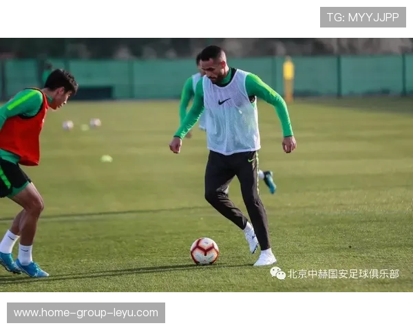 冠军球队战术演练公开课吸引教练界学习与交流，冠军杯赛战术制定